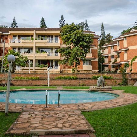 Golf Course Apartments Кампала Екстериор снимка