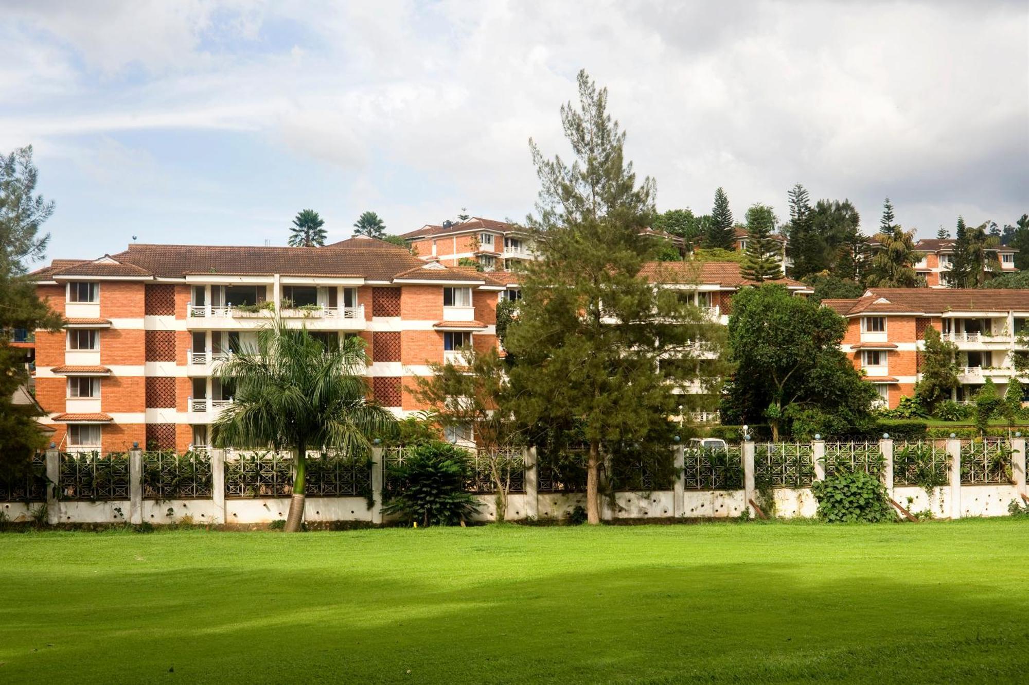 Golf Course Apartments Кампала Екстериор снимка