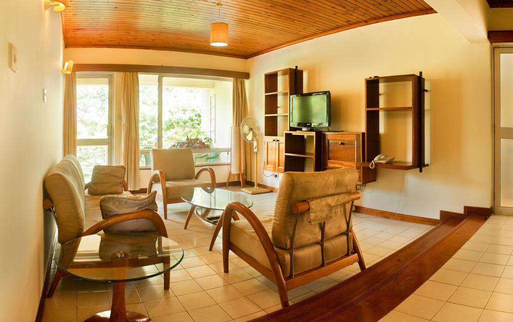 Golf Course Apartments Кампала Екстериор снимка