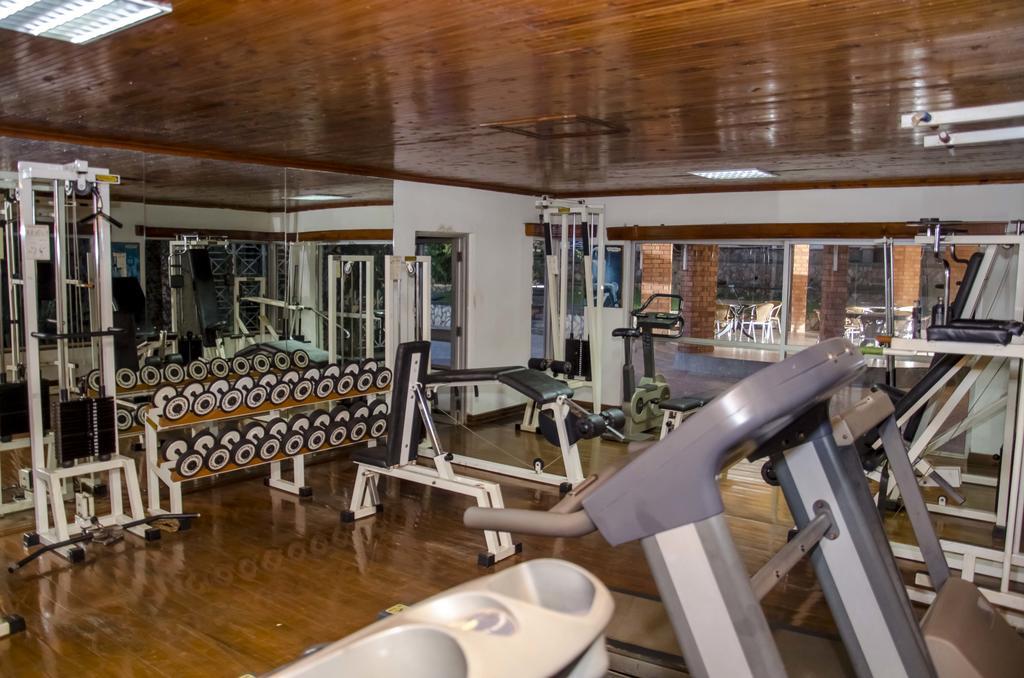Golf Course Apartments Кампала Екстериор снимка