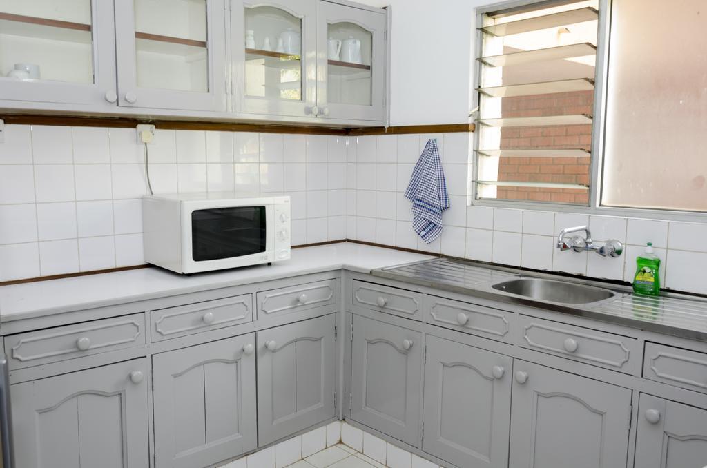 Golf Course Apartments Кампала Екстериор снимка