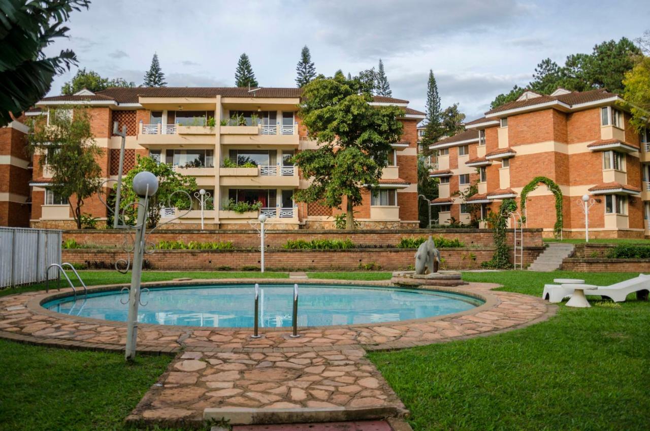 Golf Course Apartments Кампала Екстериор снимка